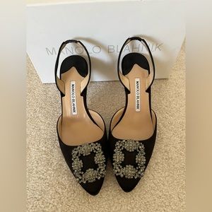 Manolo Blahnik Black Hangisi Slingback Pump 37